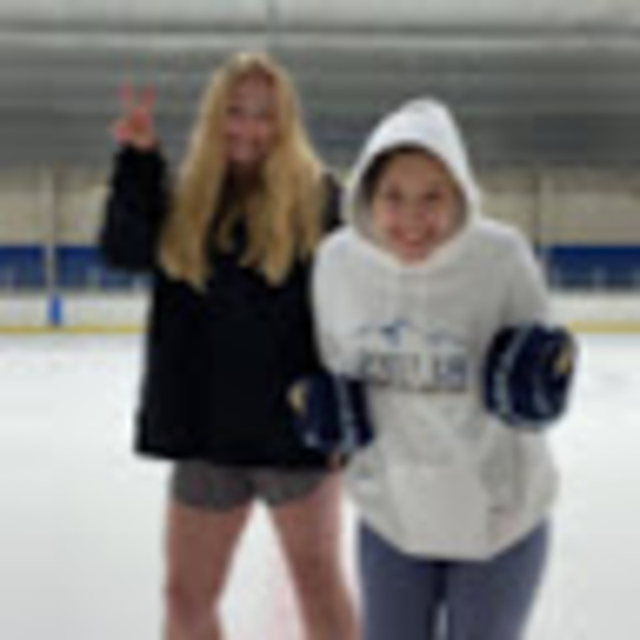 Meet your Posher, Ali - Picture 1 of 1